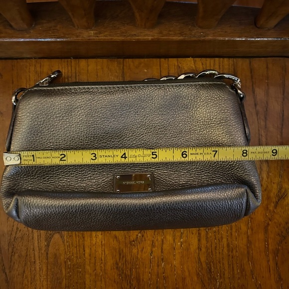 Michael Kors Silver Metallic Chained Wristlet EUC - Picture 10 of 12